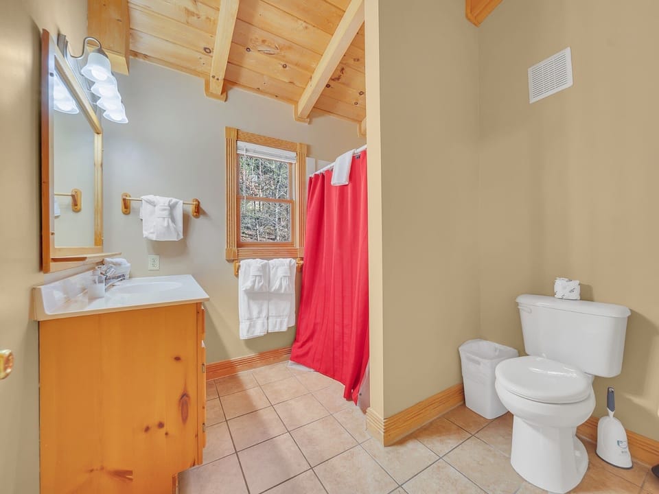 Er233 - Bear Creek Lodge 5 Bedroom Cabin Cabin in Pigeon Forge