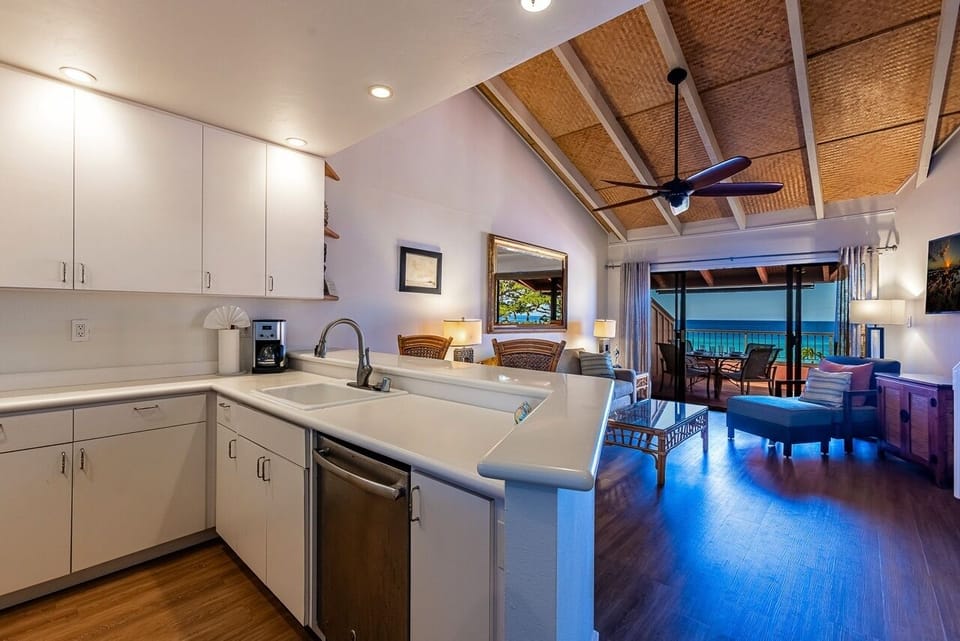 Condo, 2 Bedrooms | Private kitchen | Coffee/tea maker, fridge, oven, stovetop