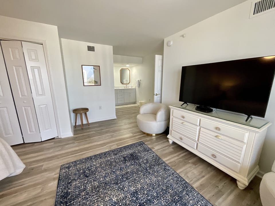 Condo, 3 Bedrooms | Interior