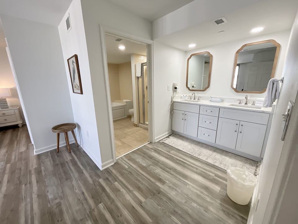1703 Brighton, Newly Remodeled Condo With Full Access! 3 Bedroom Condo Apartment in South Carolina