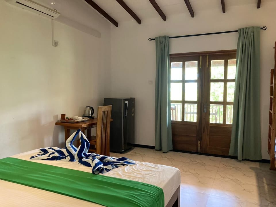 Family Quadruple Room | In-room safe, desk, soundproofing, iron/ironing board (on request)