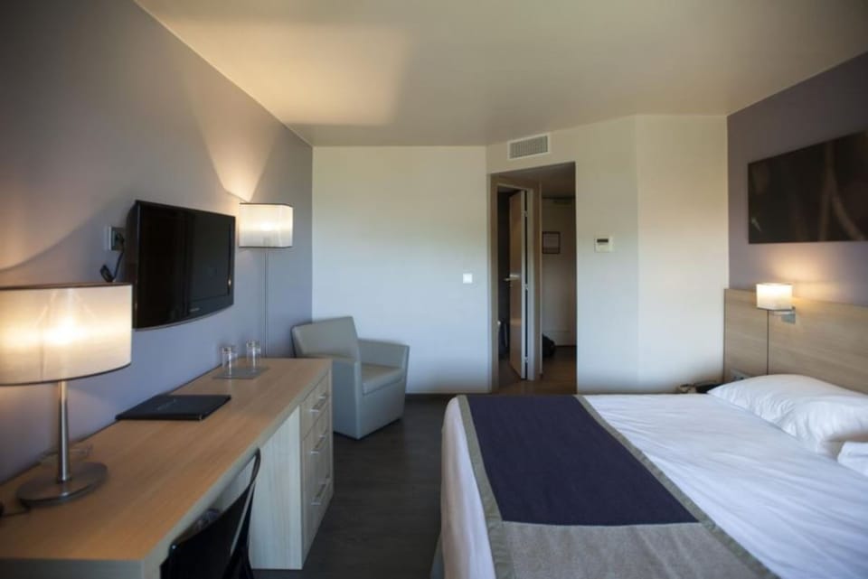 Minibar, in-room safe, desk, soundproofing