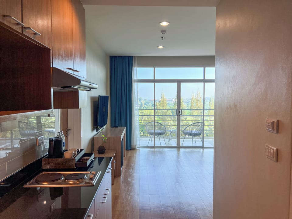 Kaset Suite | Private kitchen | Mini-fridge, coffee/tea maker