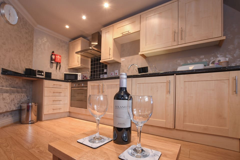 One Bed Apt.(Dbl) Sleep 2 (A1/A4/A7/A10) - No lift or accessible facilities (Annex) | Private kitchen