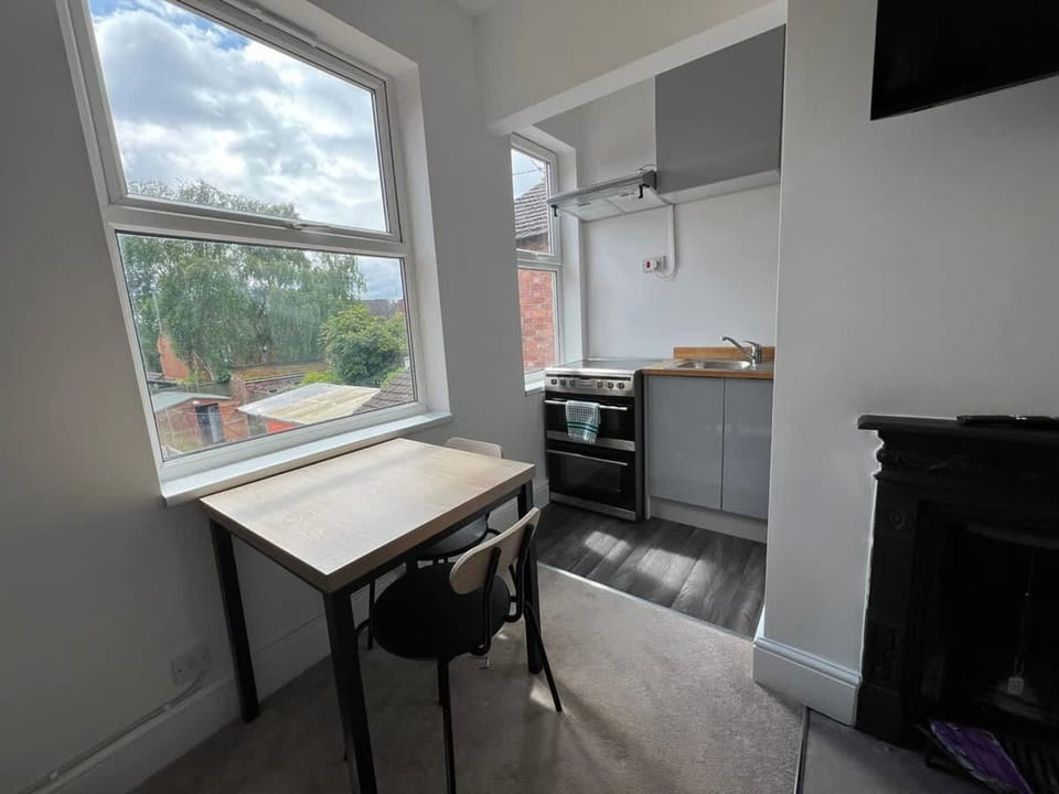 Apartment | 1 bedroom, desk