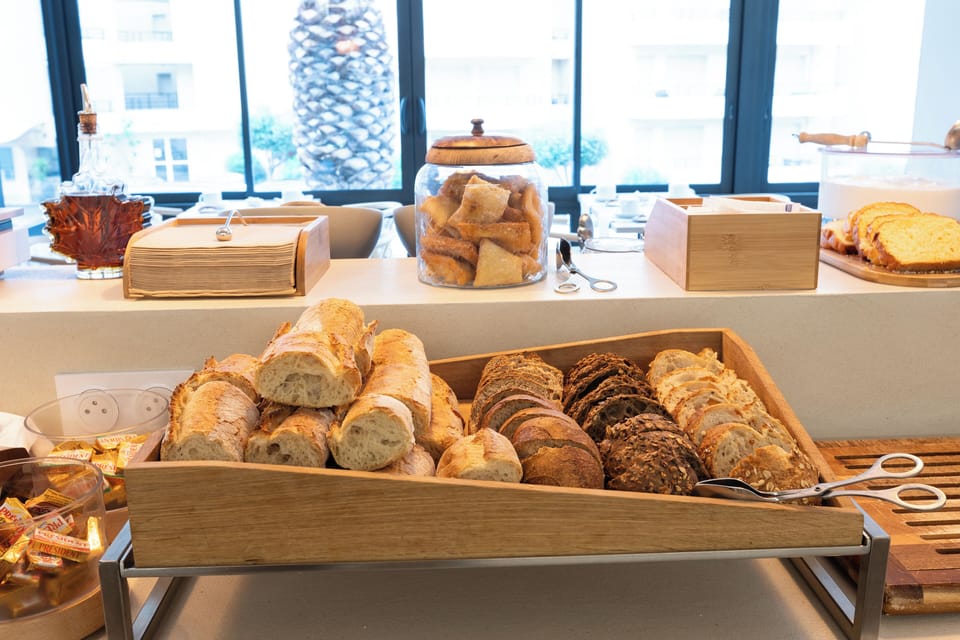Daily buffet breakfast for a fee