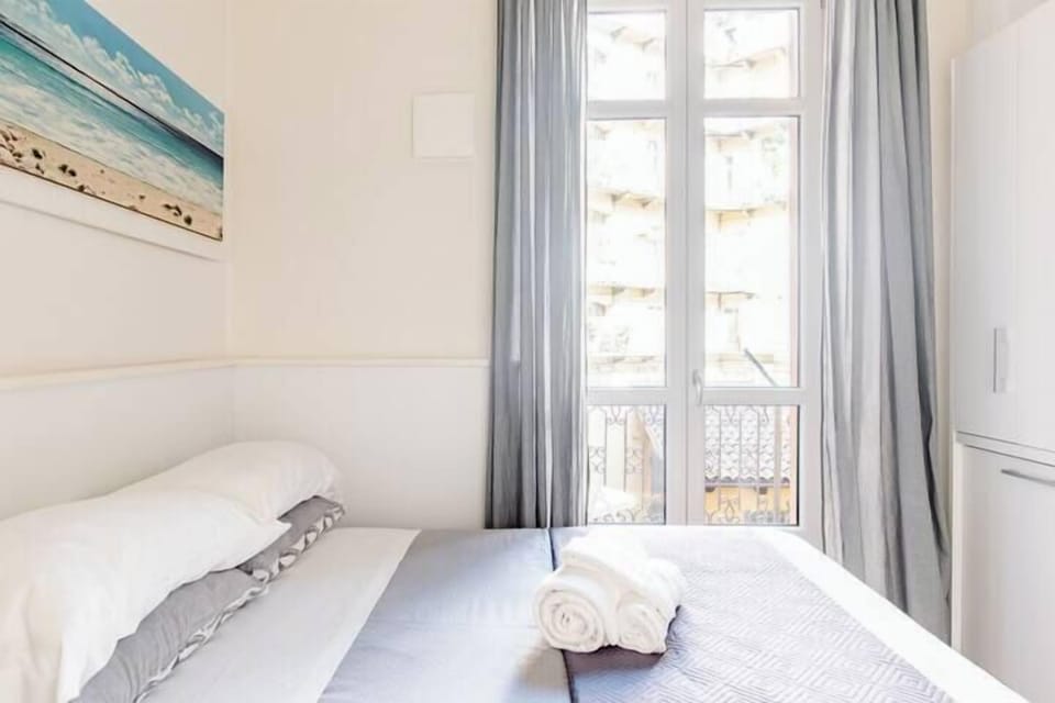 Classic Single Room | Egyptian cotton sheets, premium bedding, down comforters