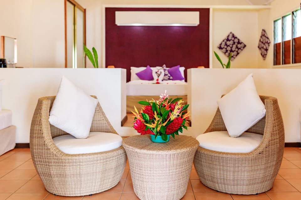 Beachfront Villa | Iron/ironing board, bed sheets