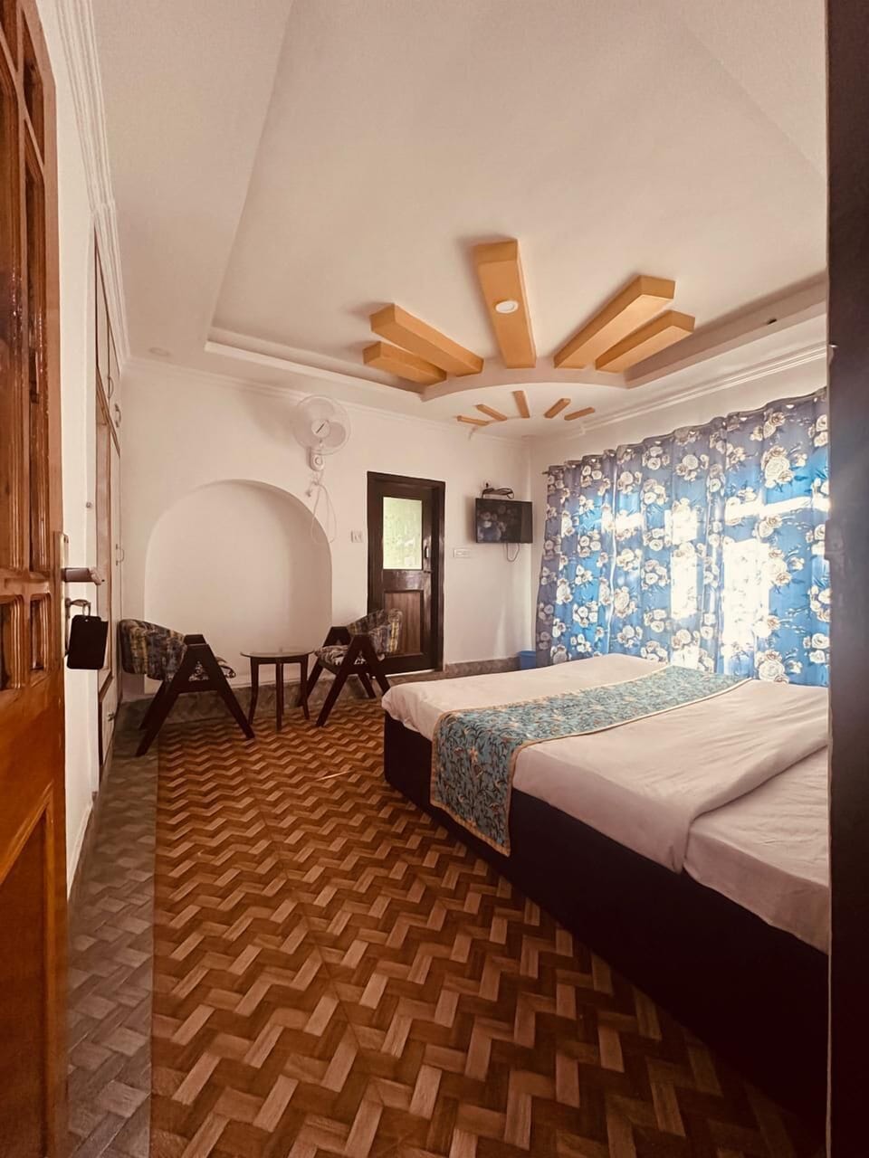 Deluxe Double Room | Laptop workspace, blackout drapes, soundproofing