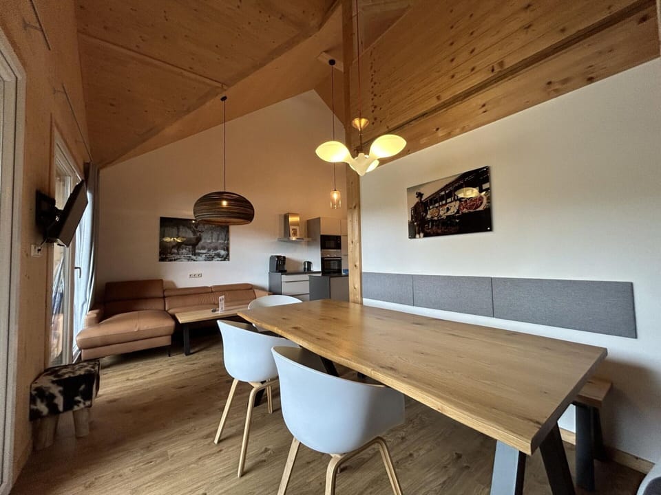 Apartment | Dining