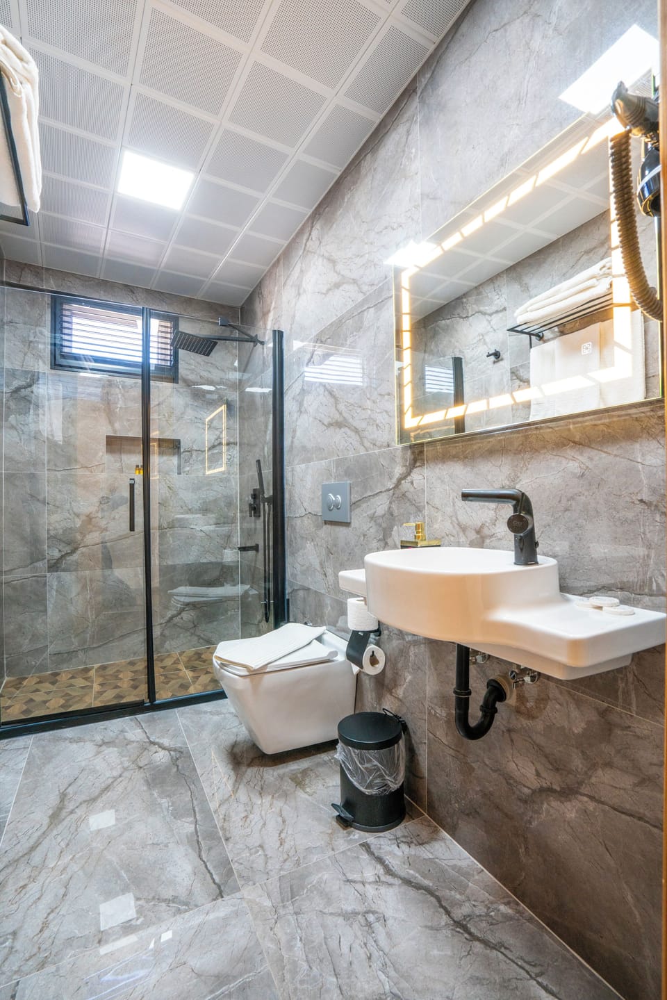 Standard Quadruple Room, Multiple Beds, City View | Desk, laptop workspace, free WiFi, bed sheets