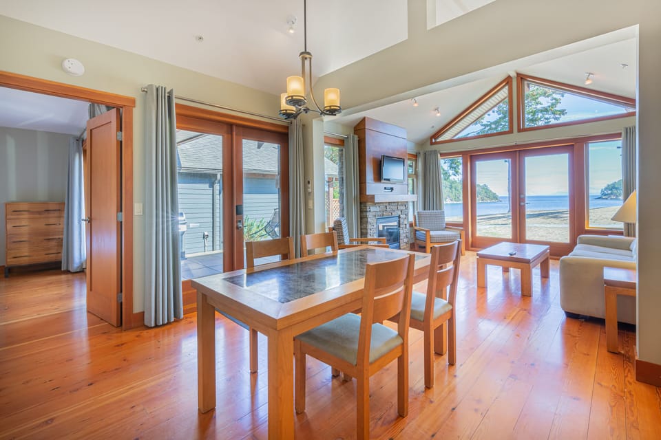 Superior Cottage, 1 King Bed with Sofa bed, Ocean View | Premium bedding, soundproofing, iron/ironing board (on request)