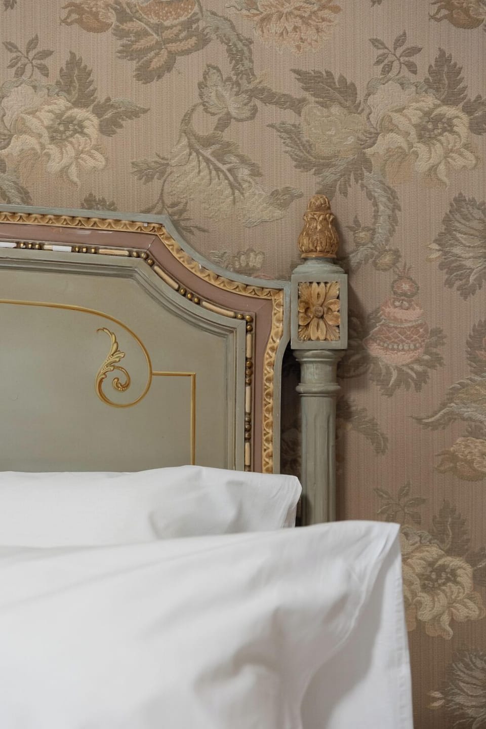 Deluxe Double Room | Down comforters, minibar, in-room safe, individually decorated