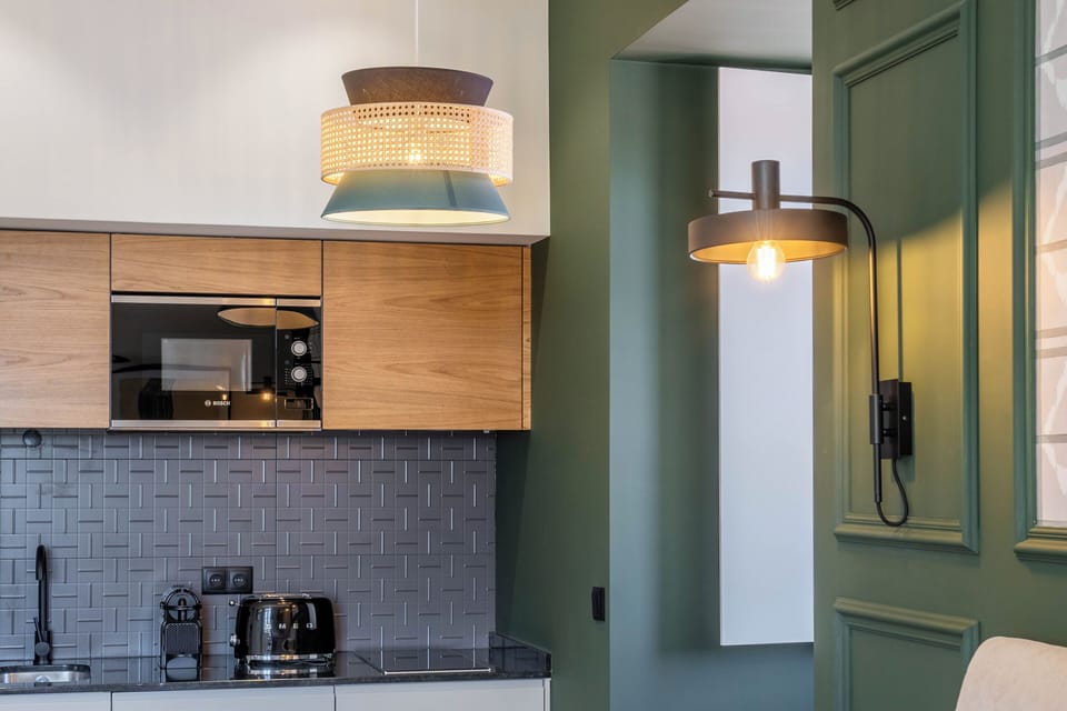 Design Studio, River View | Private kitchen | Mini-fridge, microwave, stovetop, toaster