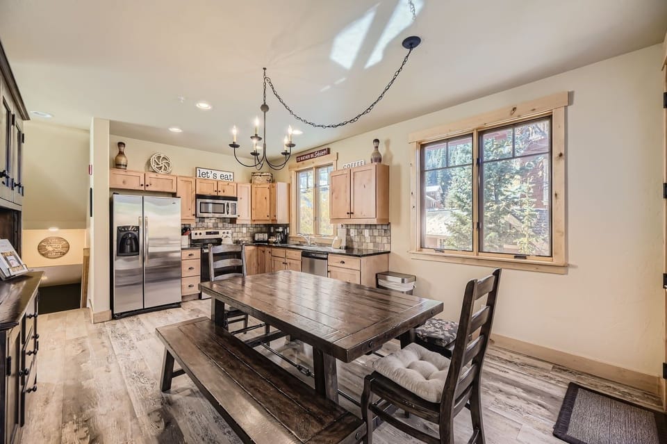 Townhome, 3 Bedrooms | Private kitchen | Coffee/tea maker, fridge, oven, toaster