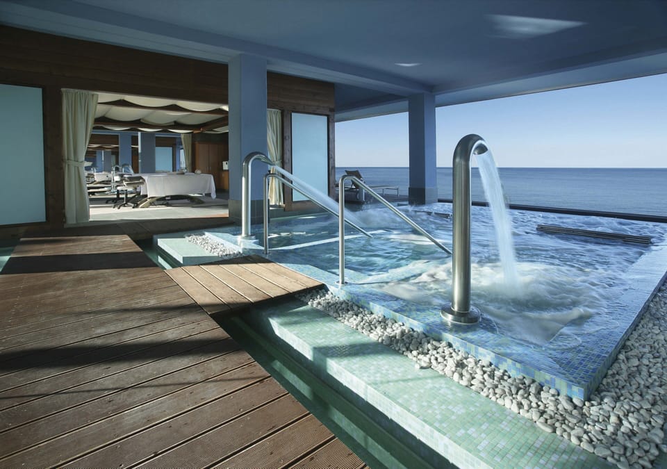 Couples treatment rooms, sauna, hot tub, steam room, Turkish bath