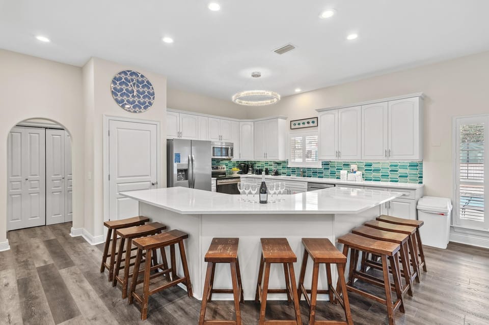 House, Multiple Beds (Sapphire by the Sea) | Private kitchen | Oven, toaster
