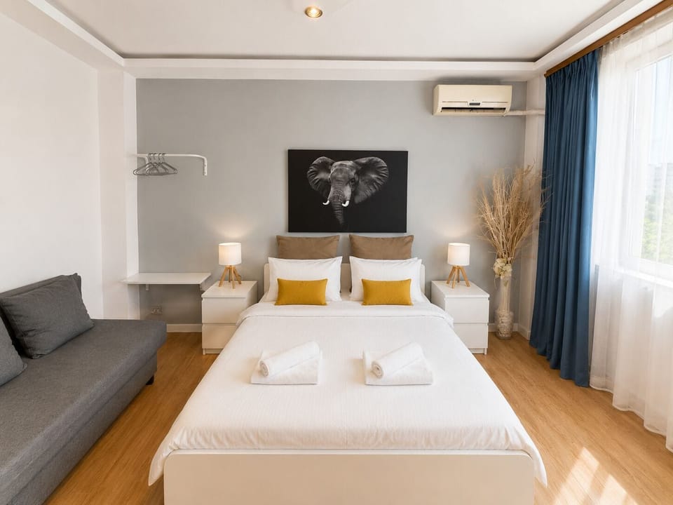 Old Town Ateneu Studio Apartment in Bucharest
