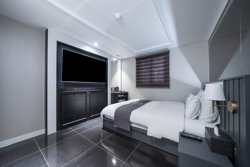 Standard Room | Desk, free WiFi, bed sheets