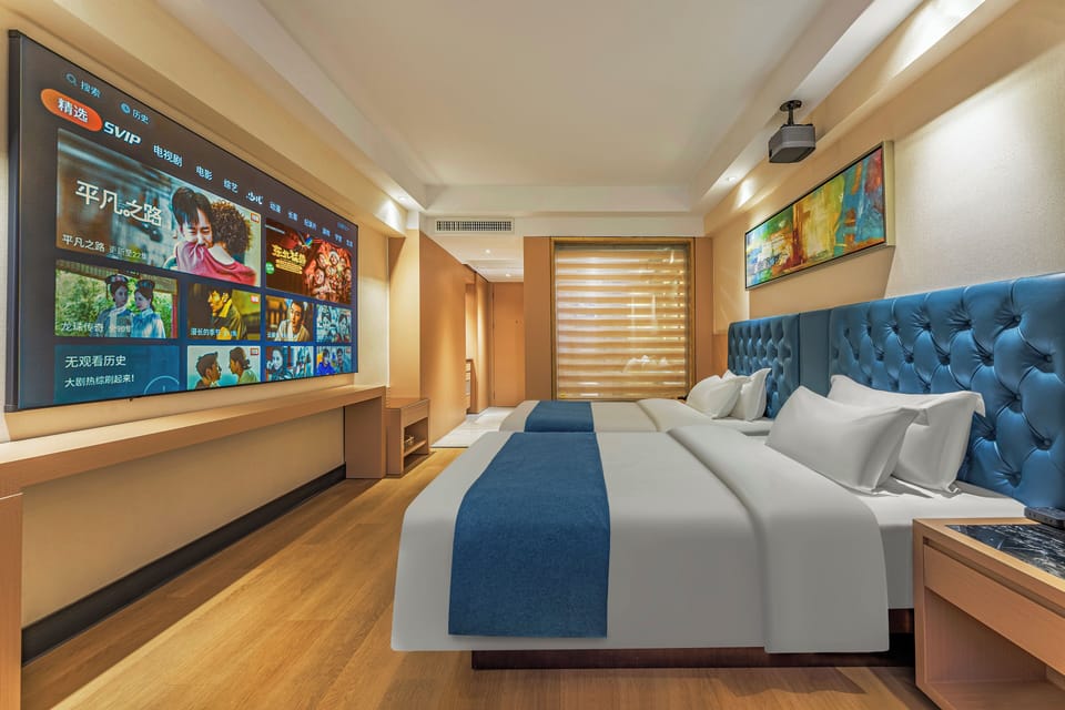 Signature Twin Room | Premium bedding, down comforters, pillowtop beds, minibar