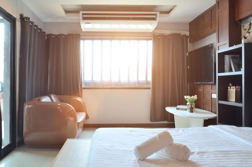 Family Studio | Minibar, desk, free WiFi, bed sheets