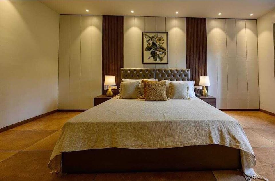 Standard Room, Non Smoking, Pool View | Egyptian cotton sheets, premium bedding, down comforters