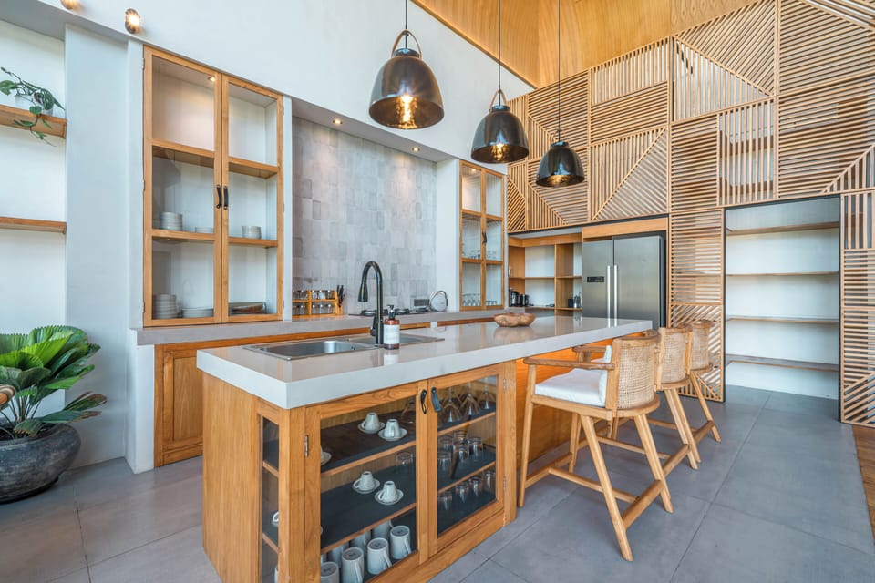Luxury Villa | Private kitchen | Fridge, stovetop, cookware/dishes/utensils