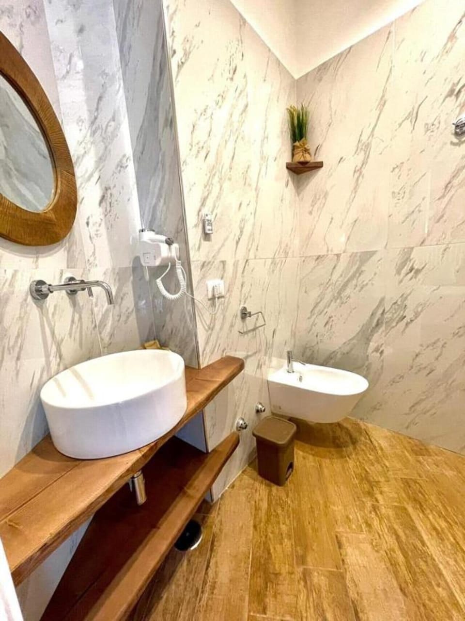 Comfort Double Room, Balcony, Mountain View | Bathroom | Shower, free toiletries, hair dryer, bathrobes