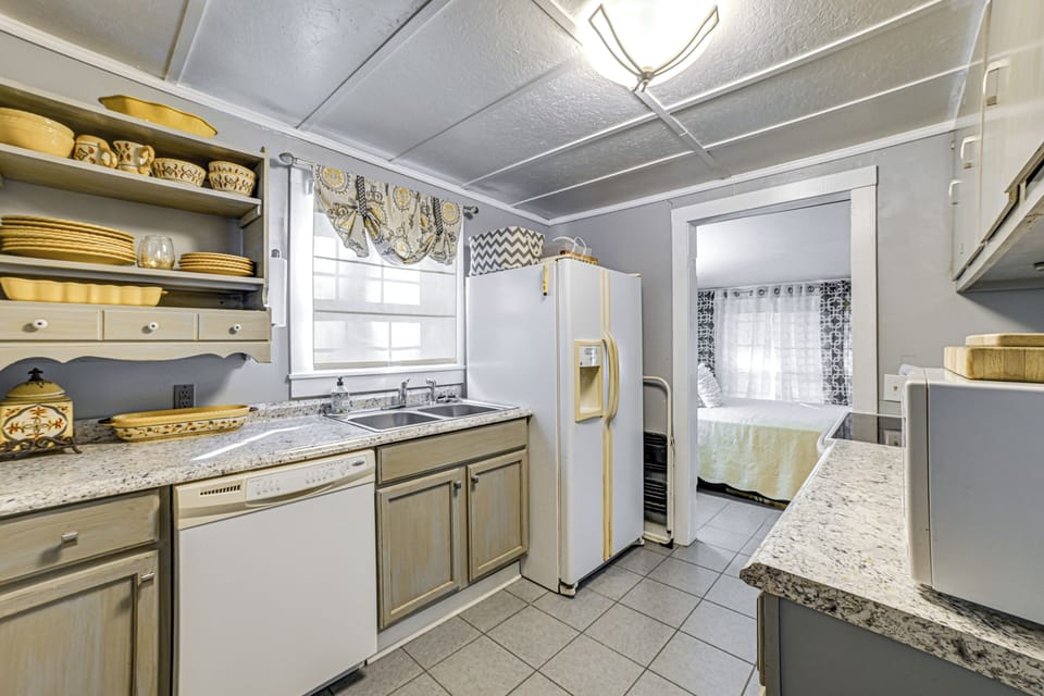 House (2 Bedrooms) | Interior