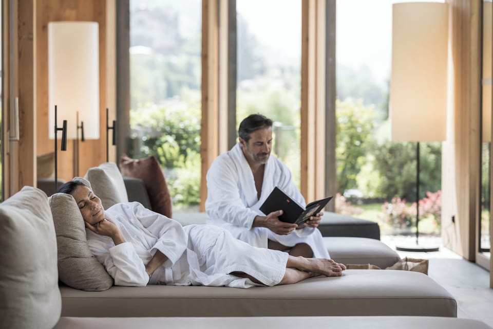 Couples treatment rooms, body treatments, hydrotherapy, aromatherapy