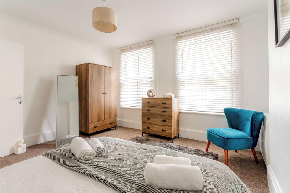 Super Central 3 Bed Property Apartment in Brighton