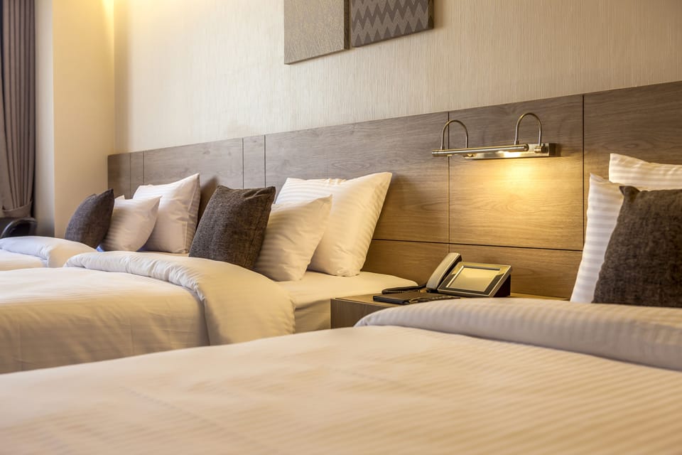 Premium bedding, in-room safe, blackout drapes, iron/ironing board
