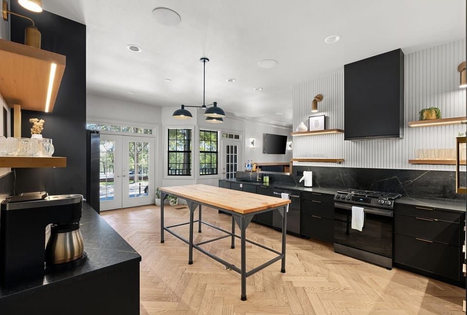Luxury House, Multiple Bedrooms, Non Smoking, Private Pool | Private kitchen | Coffee/tea maker, electric kettle
