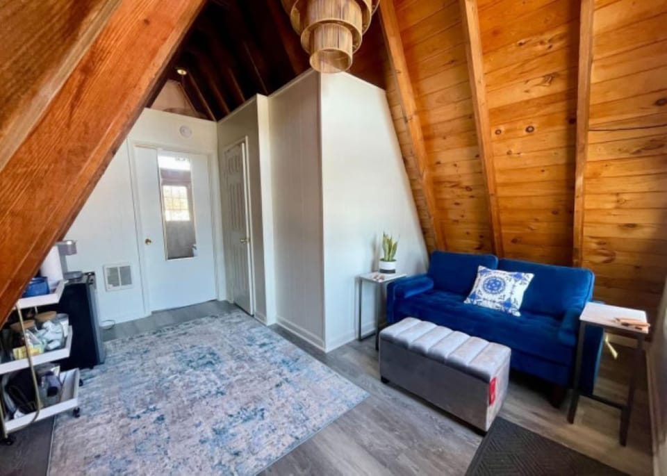 Chalet | Living area | 55-inch Smart TV with digital channels, streaming services