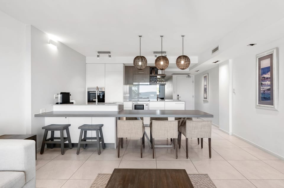 Beachfront Superior 2 Bedroom Apartment | Private kitchen | Espresso maker, coffee/tea maker, fridge, microwave