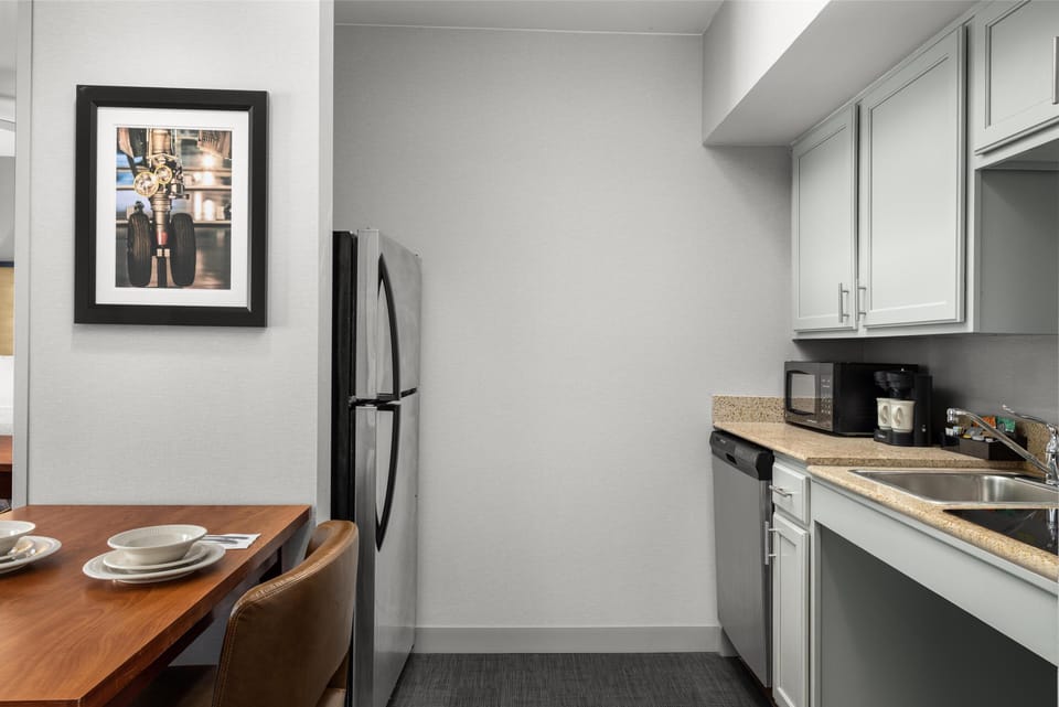 Fridge, microwave, stovetop, dishwasher