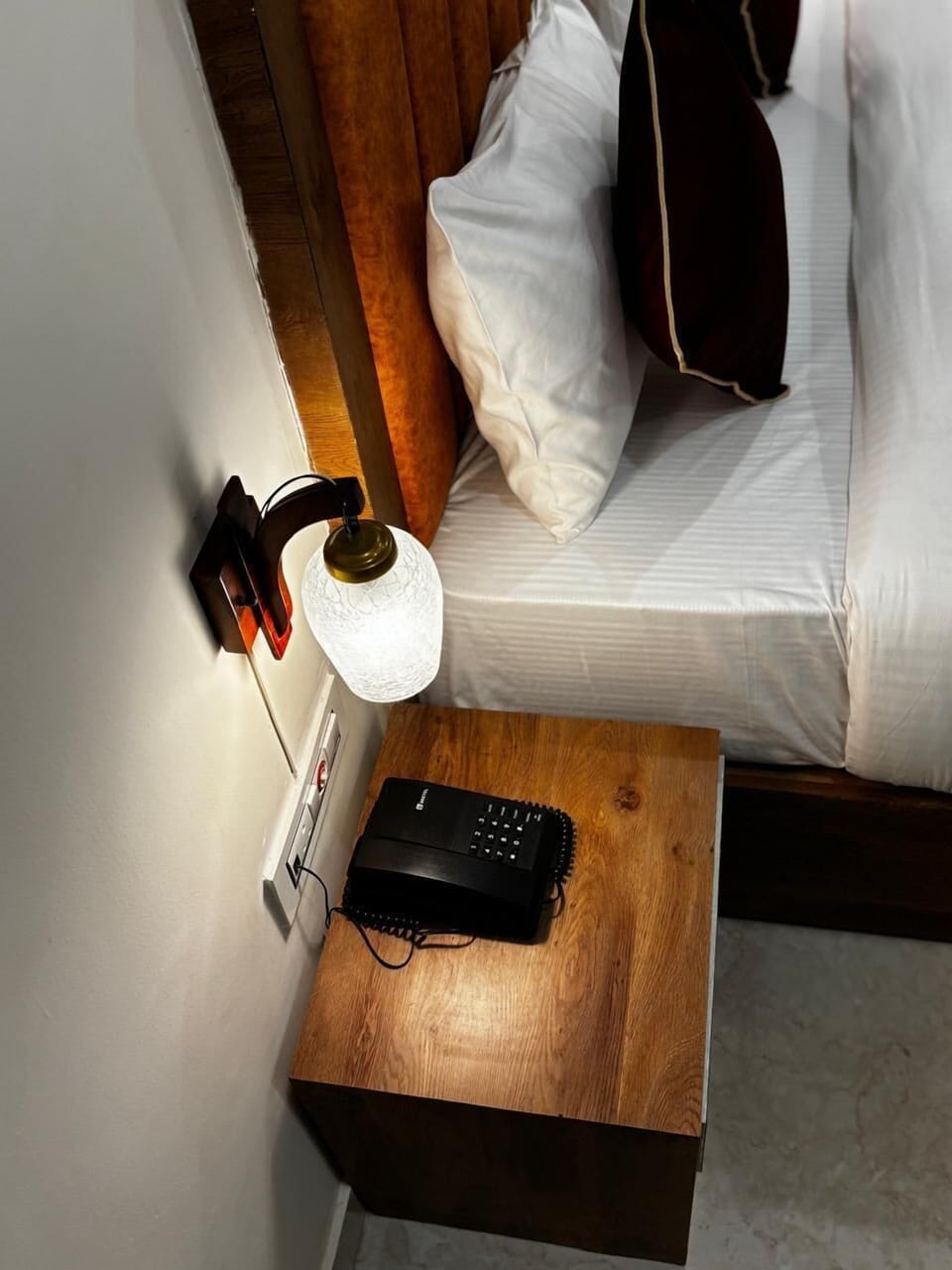 Deluxe Double Room, Mountain View | Desk, free WiFi