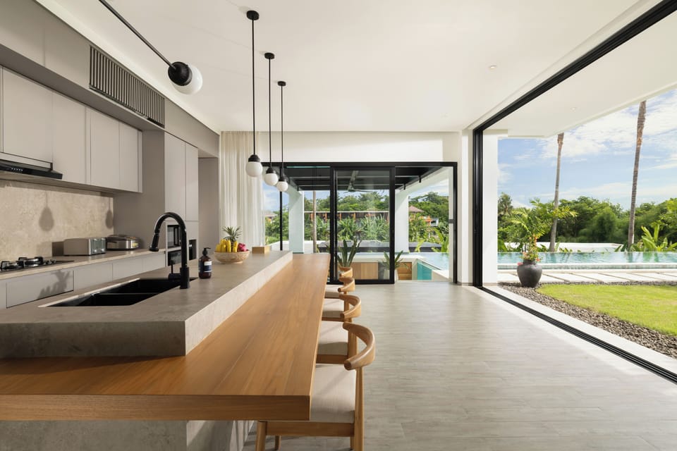 Family Villa, 6 Bedrooms, Pool View | Private kitchen | Mini-fridge, microwave