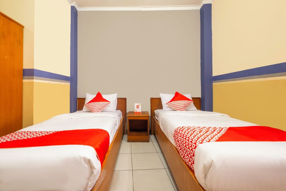 Deluxe Twin Room | Free WiFi, bed sheets