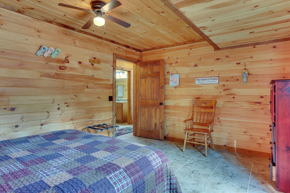 House (4 Bedrooms) | Interior