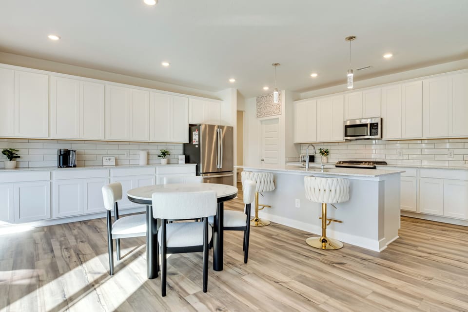 House (5 Bedrooms) | Interior