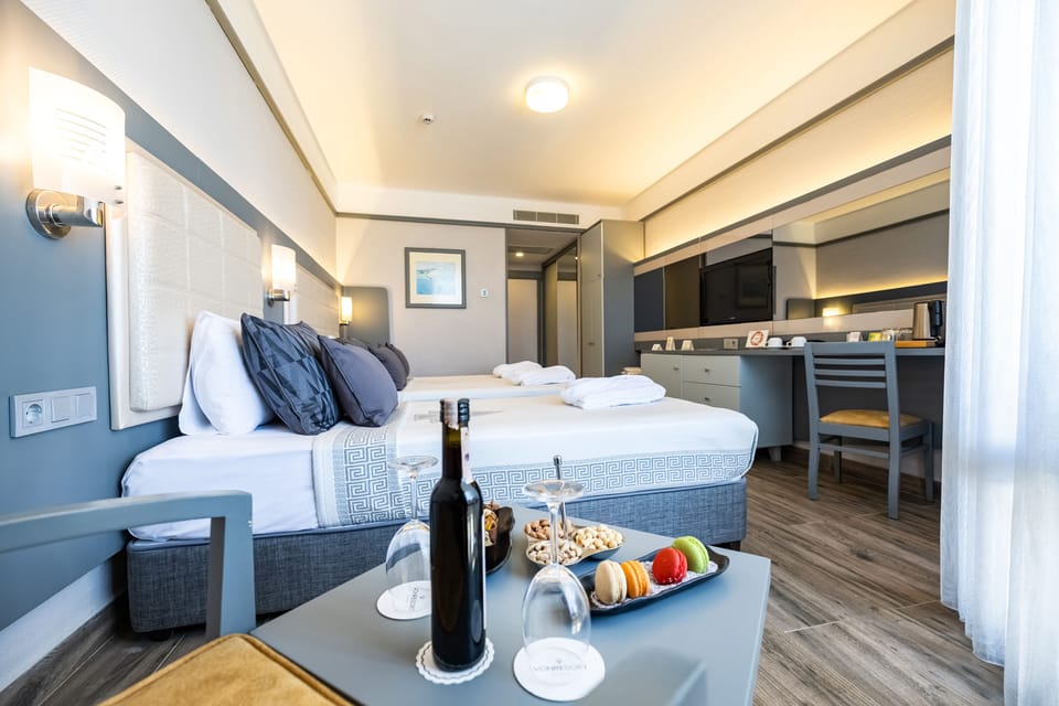 Standard Room | Free minibar, in-room safe, blackout drapes, soundproofing
