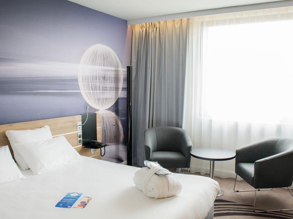 Executive Room, 1 Double Bed | In-room safe, desk, blackout drapes, soundproofing
