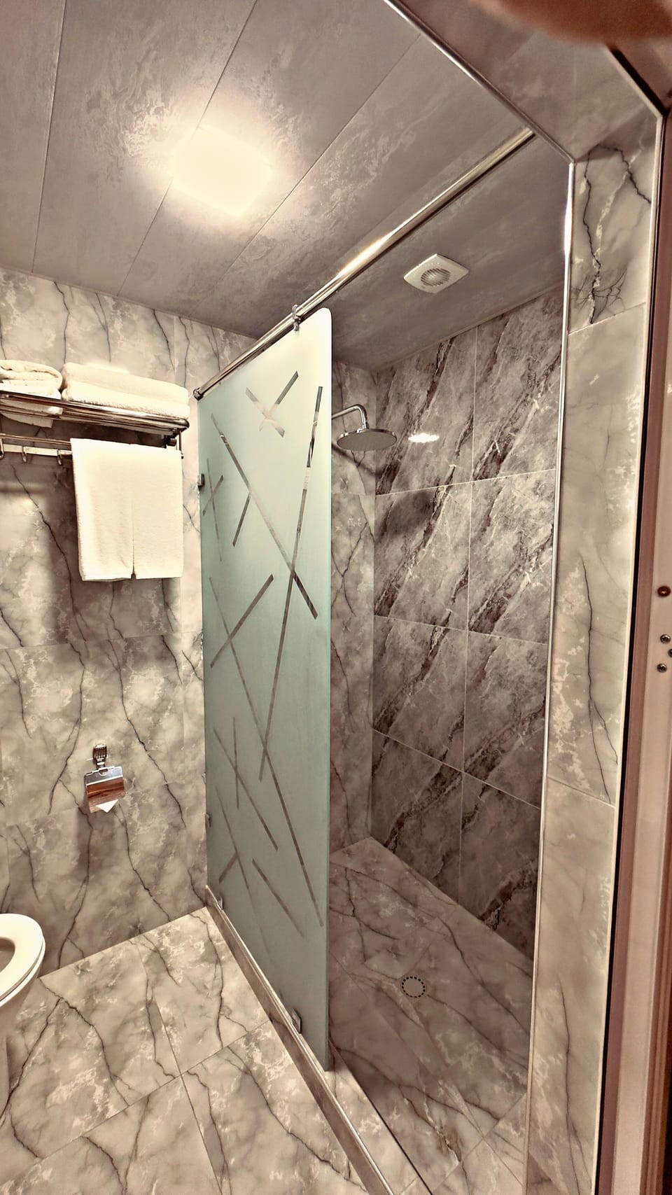 Comfort Double or Twin Room, Lanai, City View | Bathroom | Bathrobes, slippers