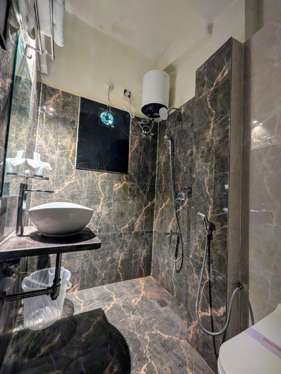 Standard Room | Bathroom | Shower, rainfall showerhead, free toiletries, towels
