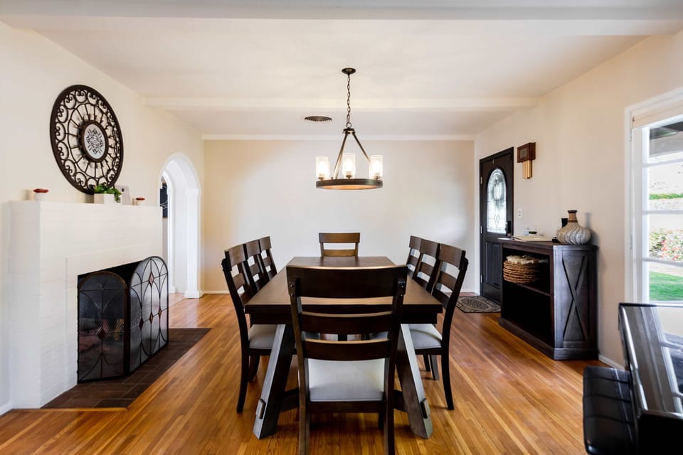House | 4 bedrooms, high-speed internet