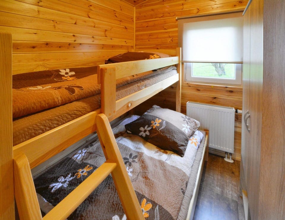 House | 2 bedrooms, individually furnished, bed sheets