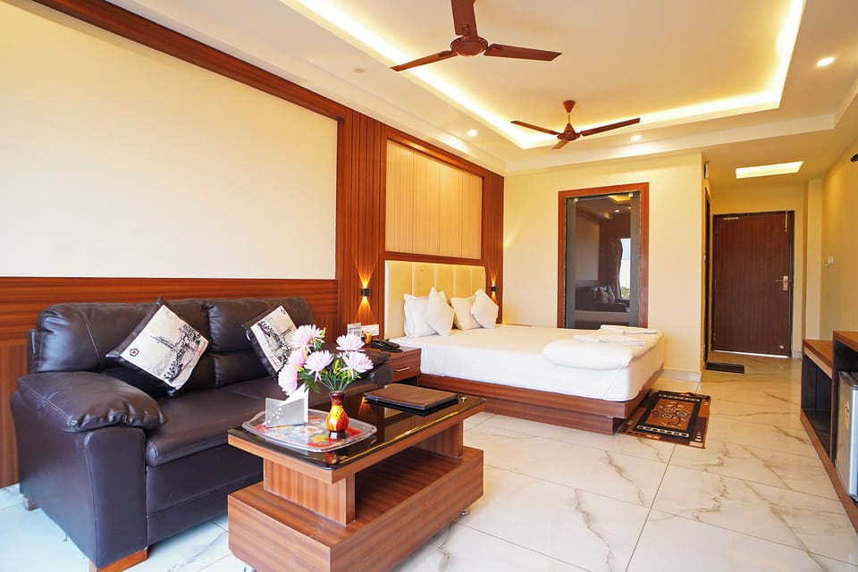 Premium Double Room | Desk, laptop workspace, blackout drapes, free WiFi