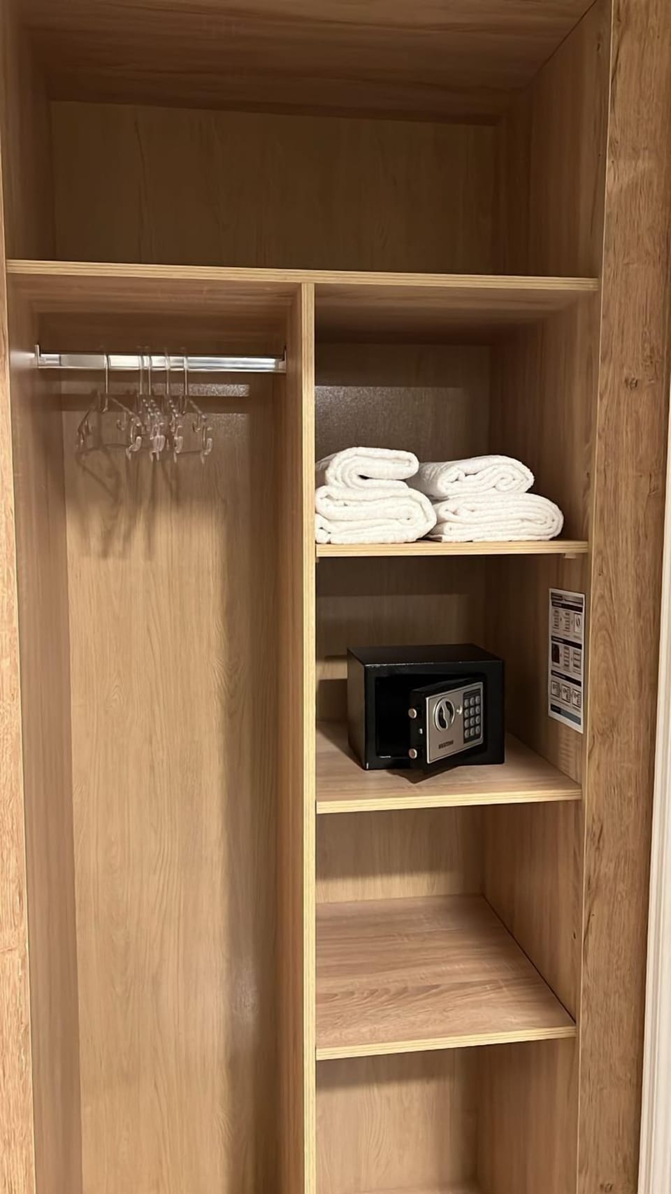 Luxury Room | In-room safe, desk, laptop workspace, WiFi (free)