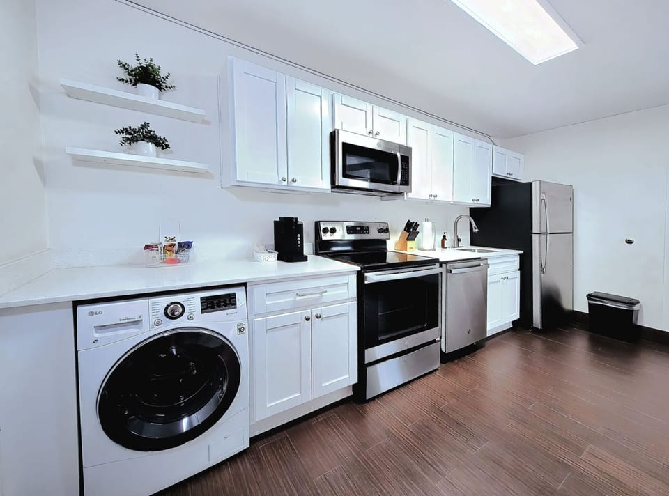 Stovetop, dishwasher, coffee/tea maker, cookware/dishes/utensils